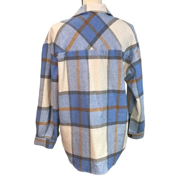 Veveret Plaid Shacket - Picture 2 of 4